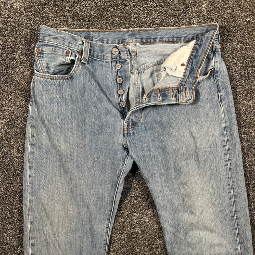 Levi's 501 Jeans — Light Blue Wash 34x36